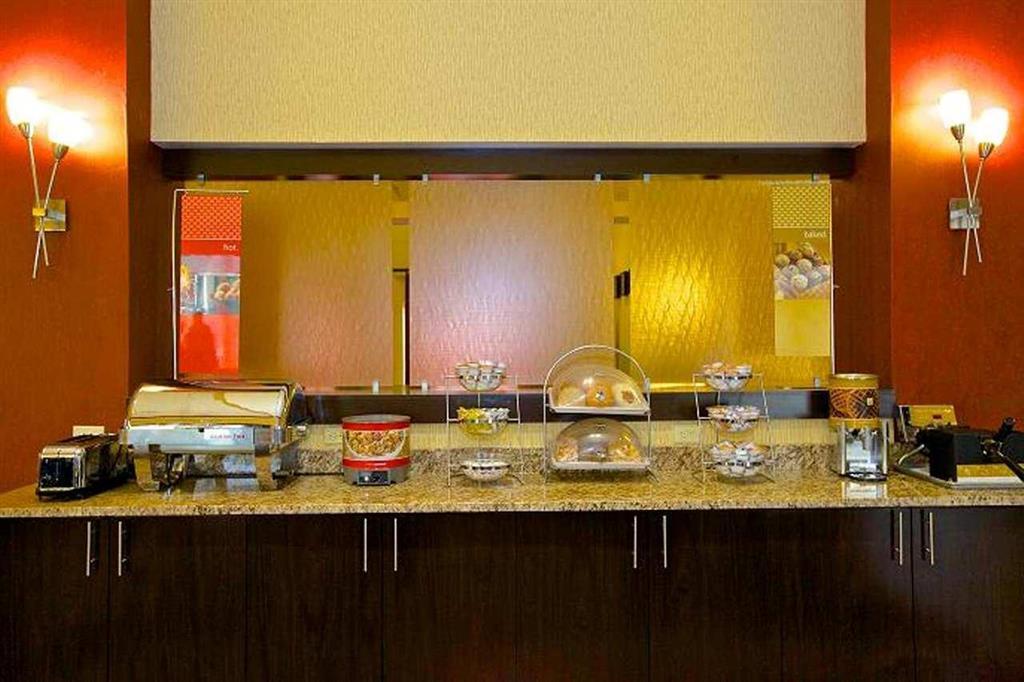 Hampton Inn Atlanta/Дъгласвил Ресторант снимка
